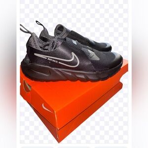 Nike Flex Runner 2 (PSV) 2Y Never Worn / Black Sneaker